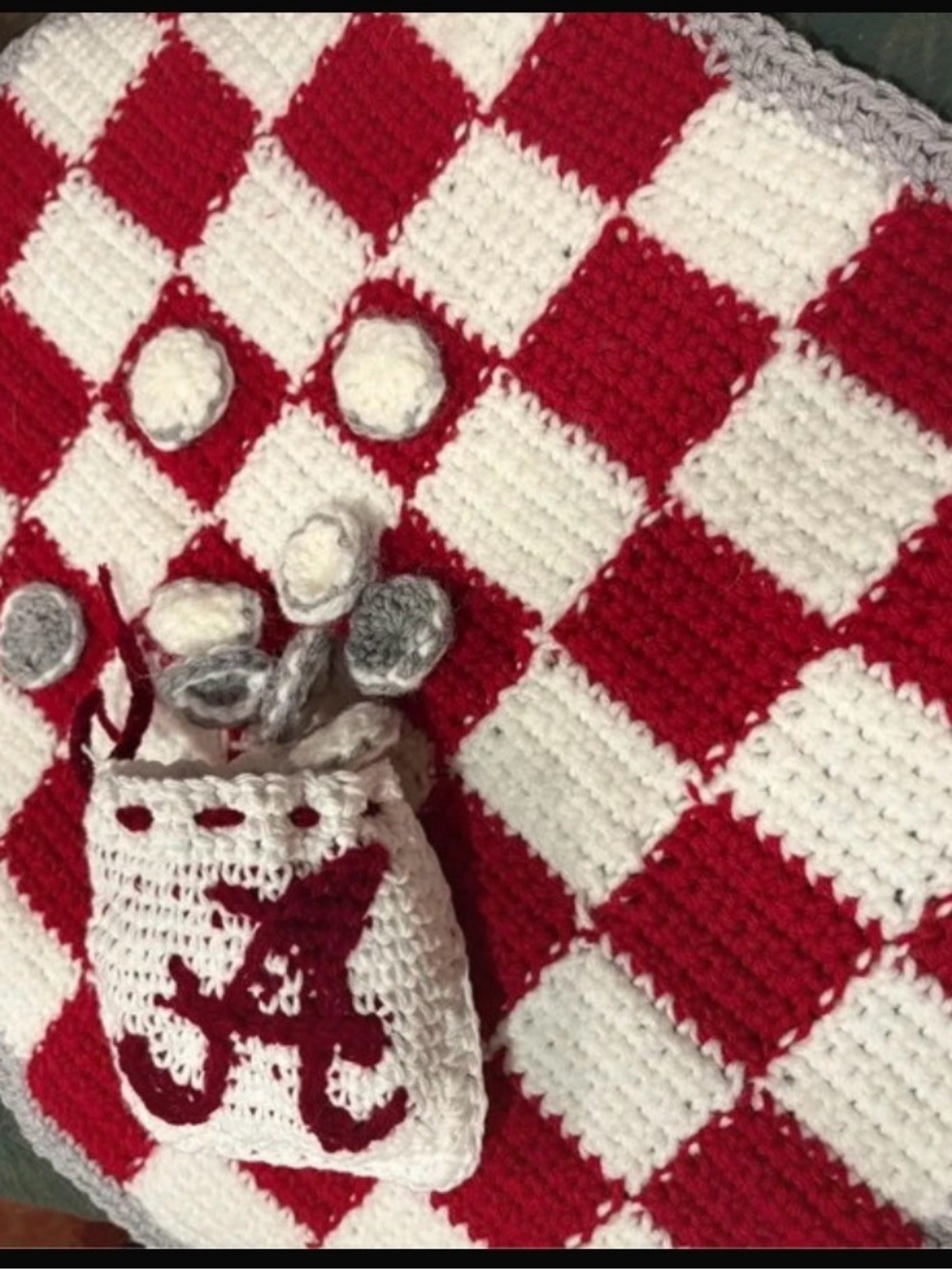 Alabama (UA) Crochet Checkerboard Board Game Set with Drawstring Pouch